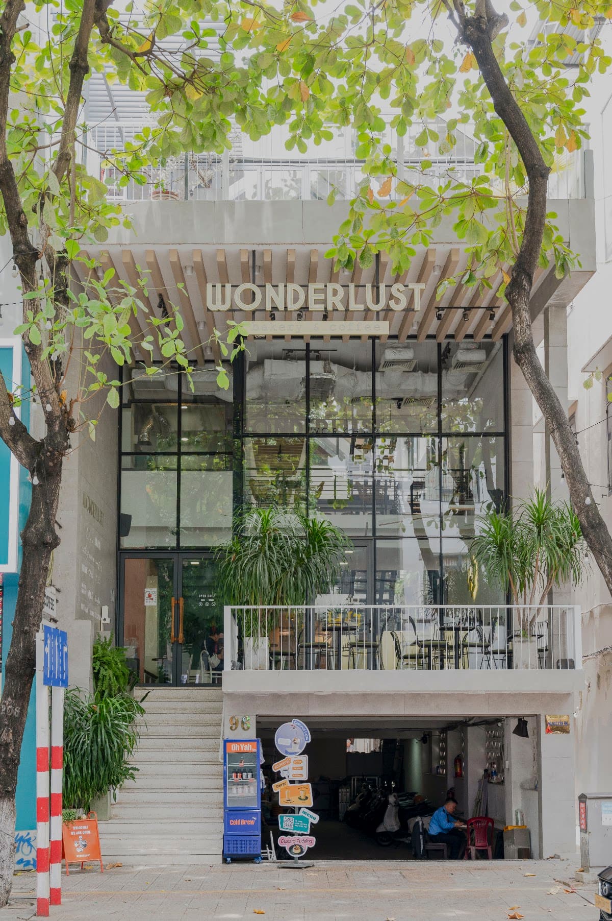 WONDERLUST Coffee & Souvenir