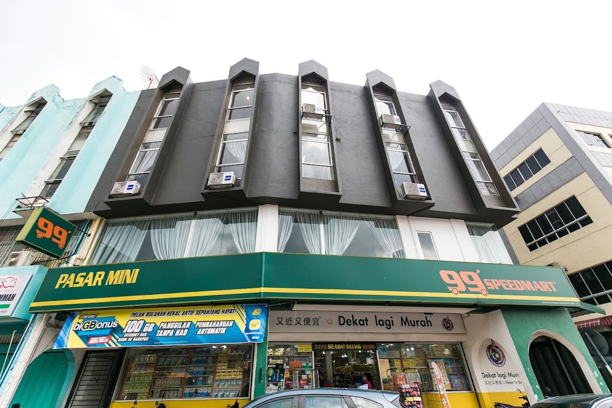 Upstairs Downstairs Co-living @ Kampung Pandan, KL