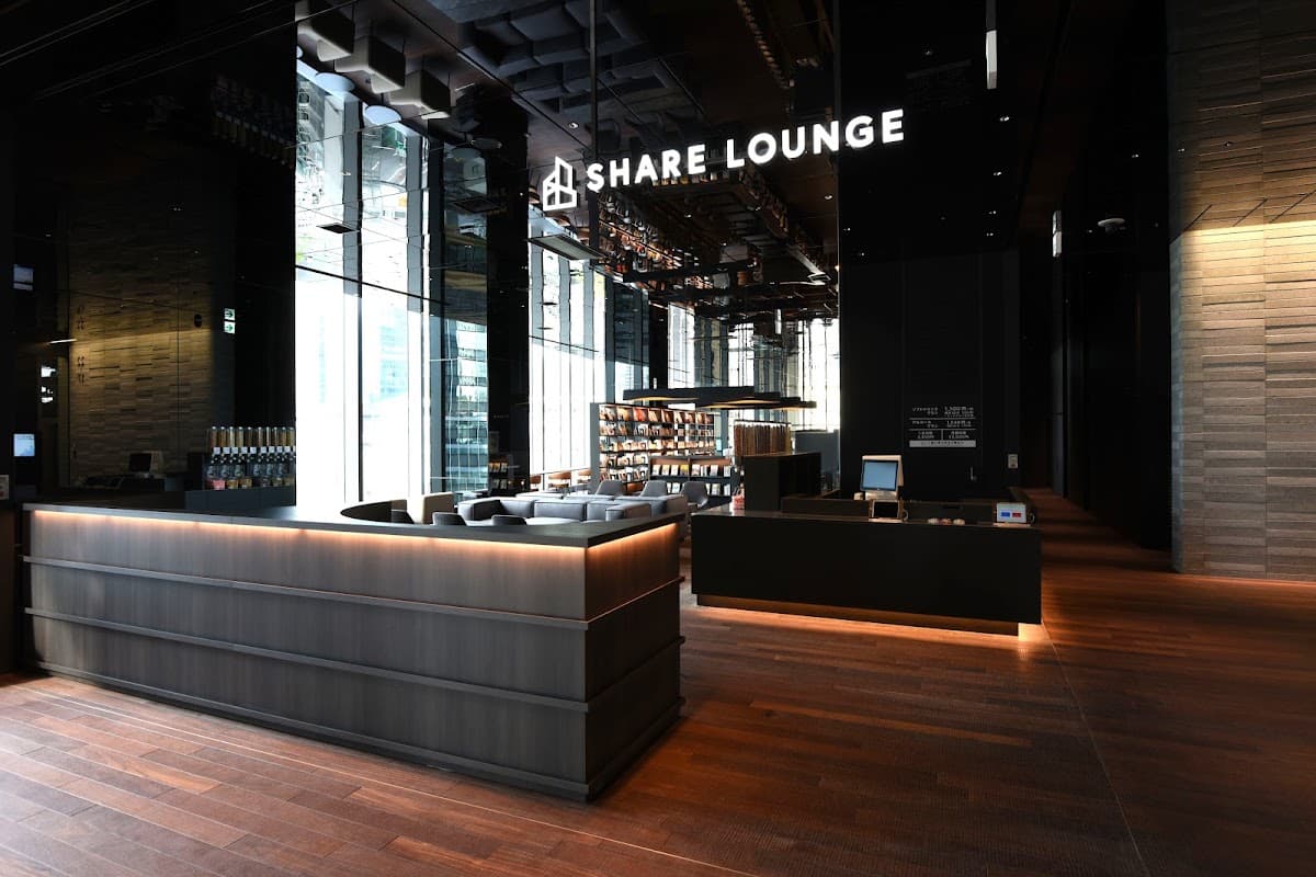SHARE LOUNGE TSUTAYA BOOKSTORE イノゲート大阪